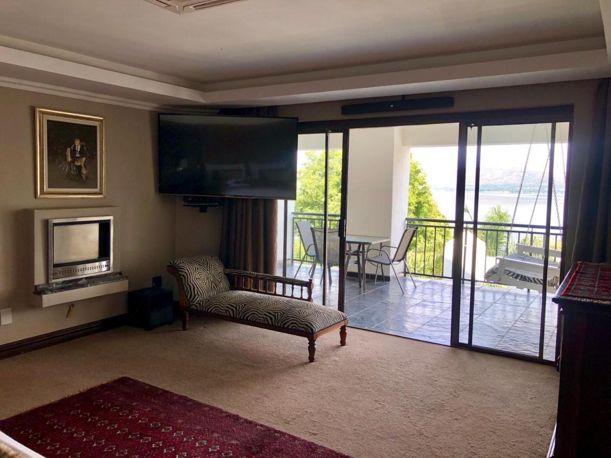 Kosmos Lodge Hartbeespoort Luaran gambar