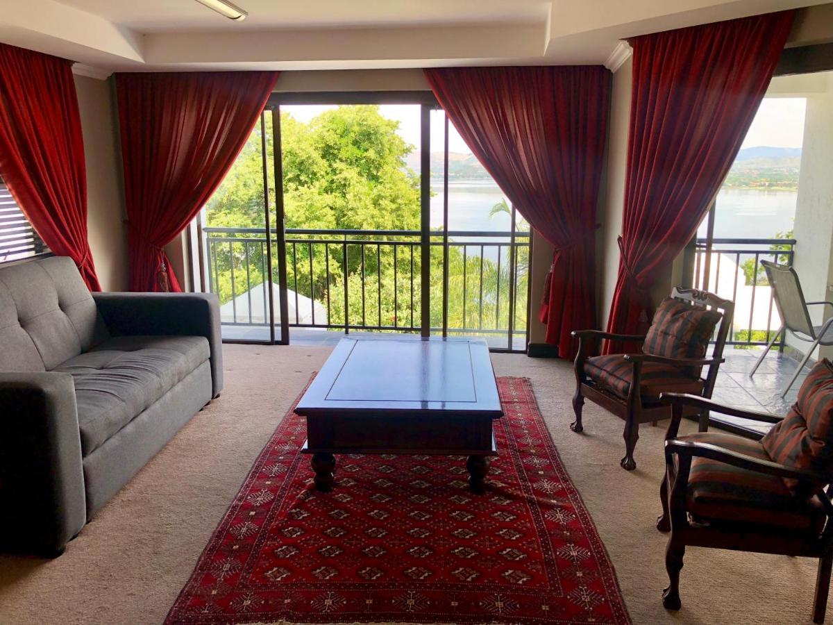Kosmos Lodge Hartbeespoort Luaran gambar
