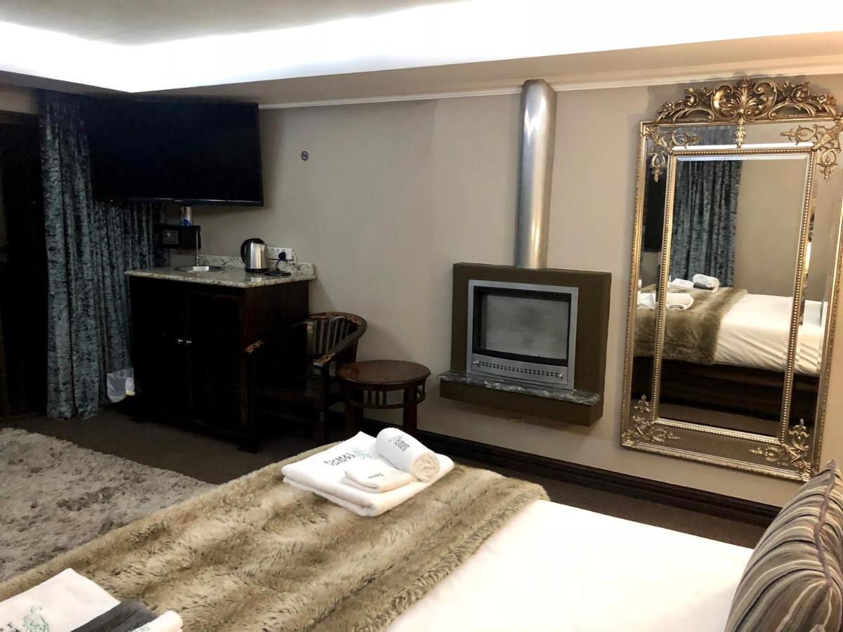 Kosmos Lodge Hartbeespoort Luaran gambar