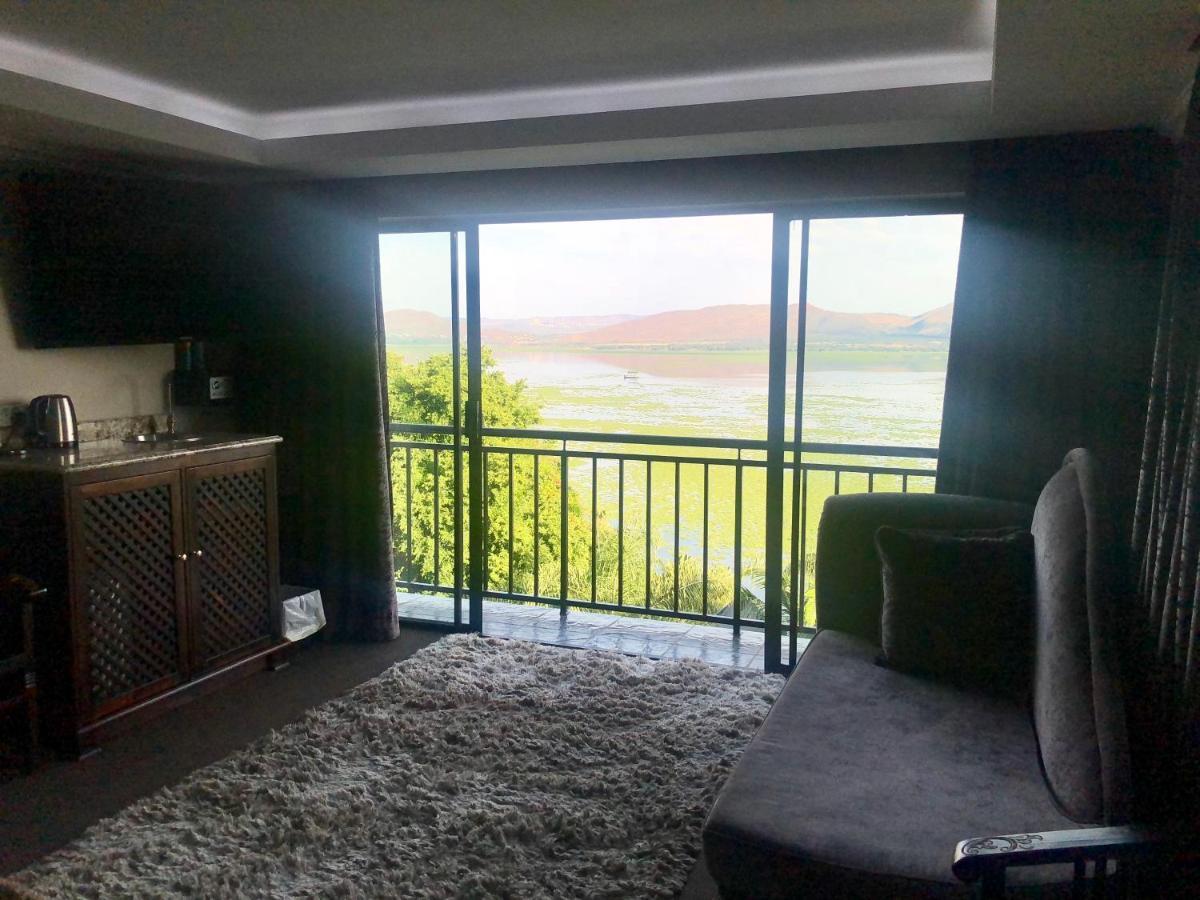 Kosmos Lodge Hartbeespoort Luaran gambar