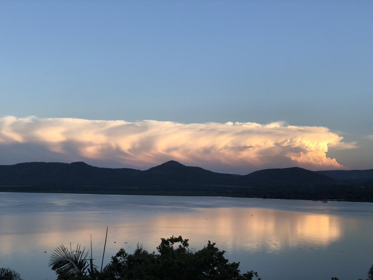 Kosmos Lodge Hartbeespoort Luaran gambar
